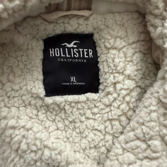 Hollister Cream Sherpa Jacket - Picture 2 of 3